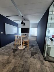 Gateway East (D7), Office #597571911